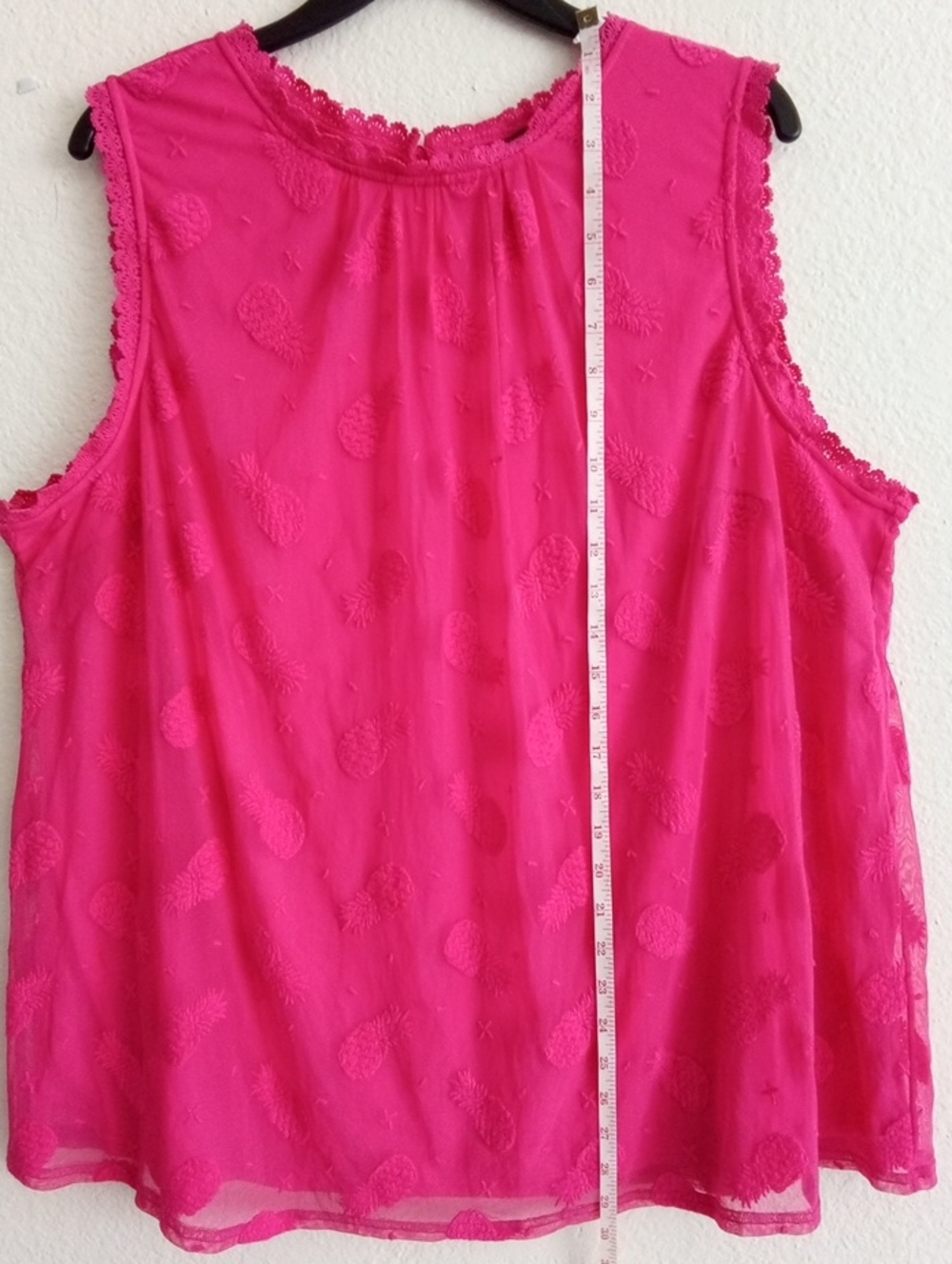 TORRID Women's Sleeveless Eyelet Pineapple Tank Top - Hot Pink